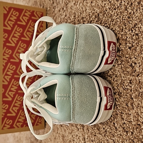 GIRLS OLD SKOOL VANS SZ 3 - Picture 5 of 8